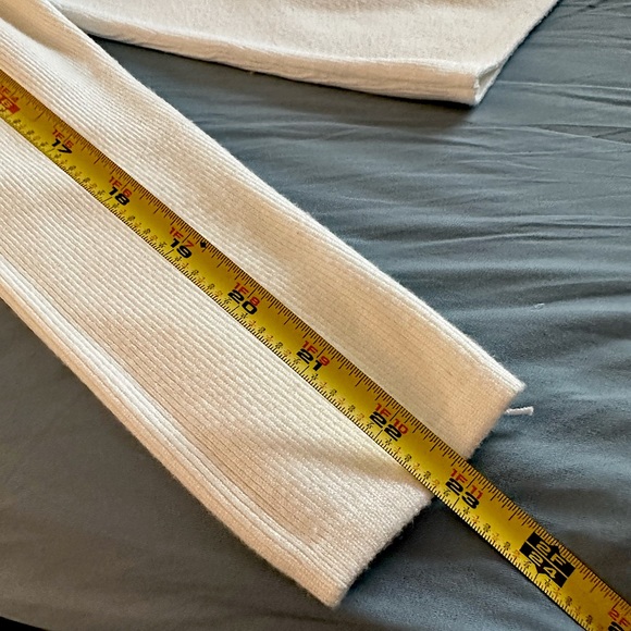 Single Sleeve Sweater - Picture 11 of 11